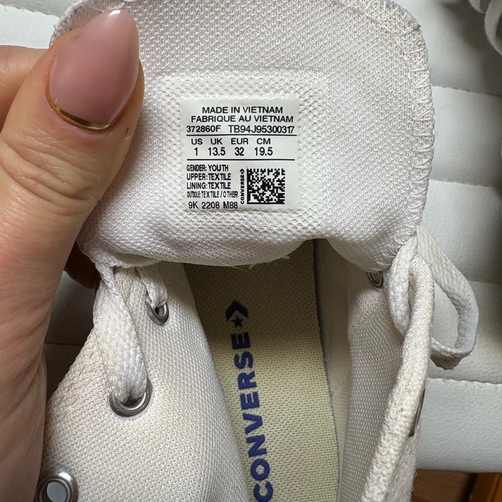 Converse Kids High-Top Sneakers in White and Red - Picture 12 of 16